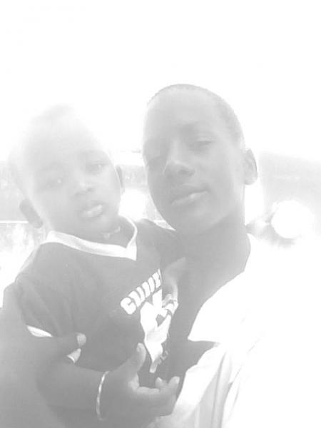 c moi avec mon petit frere